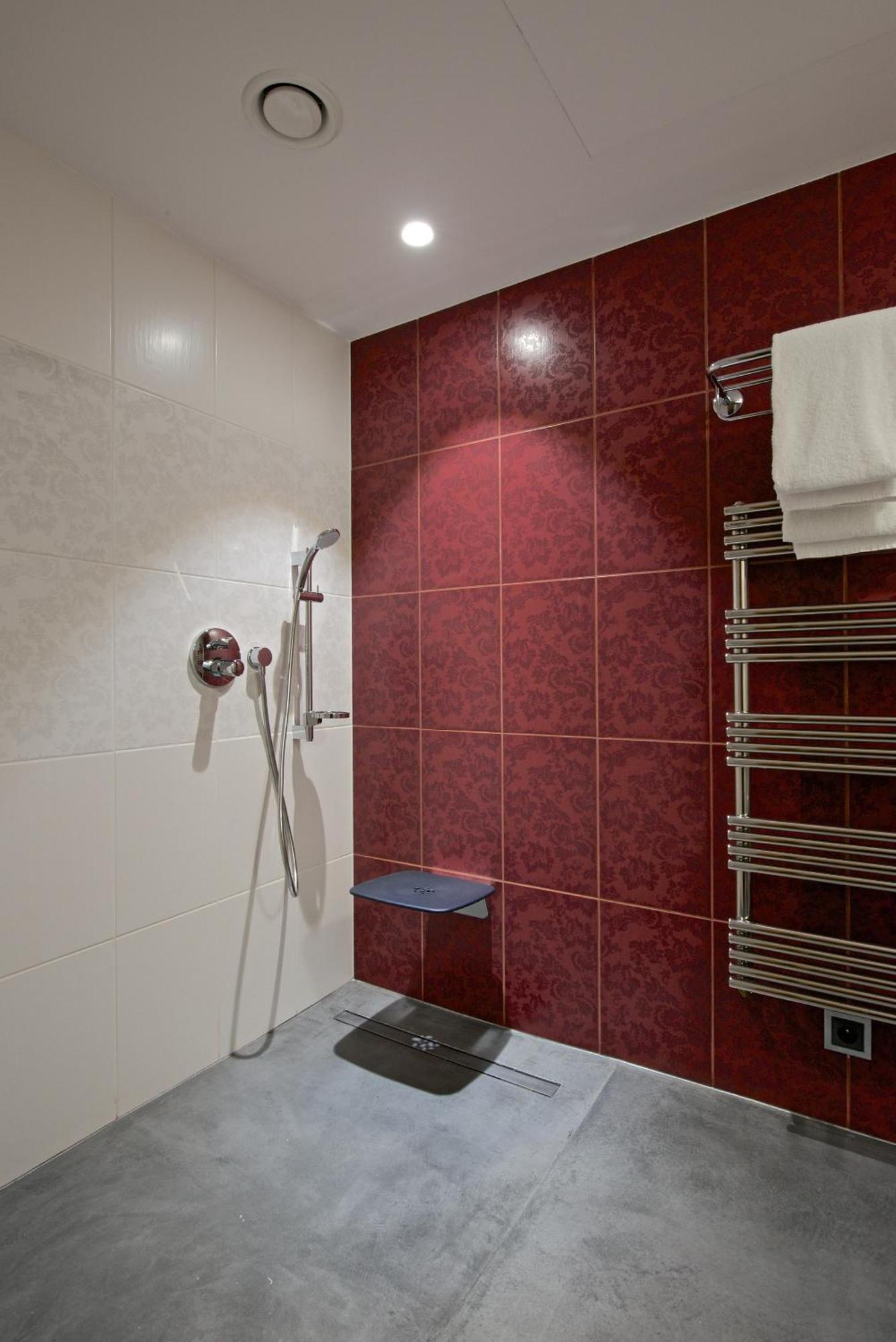 Zamek Ratmerice - Hotel & Resort מראה חיצוני תמונה