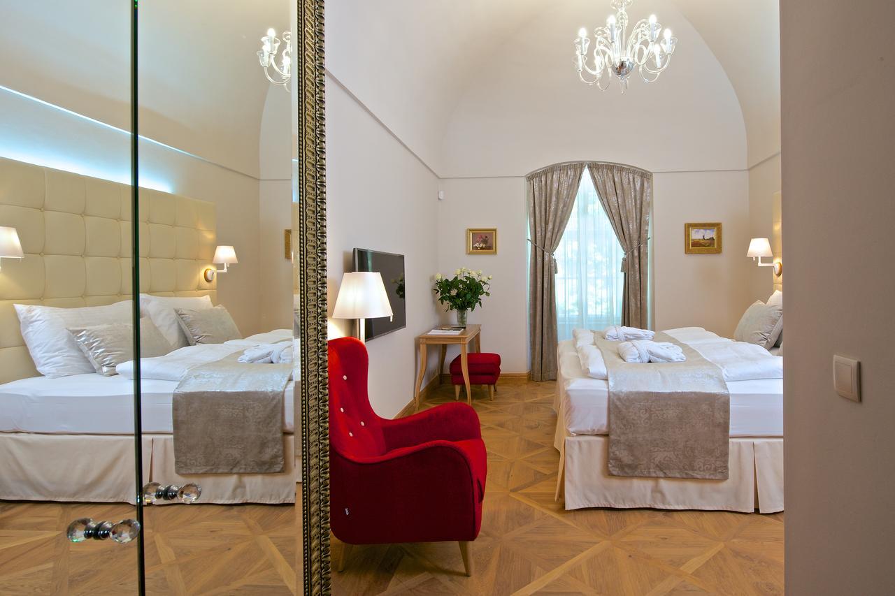Zamek Ratmerice - Hotel & Resort מראה חיצוני תמונה