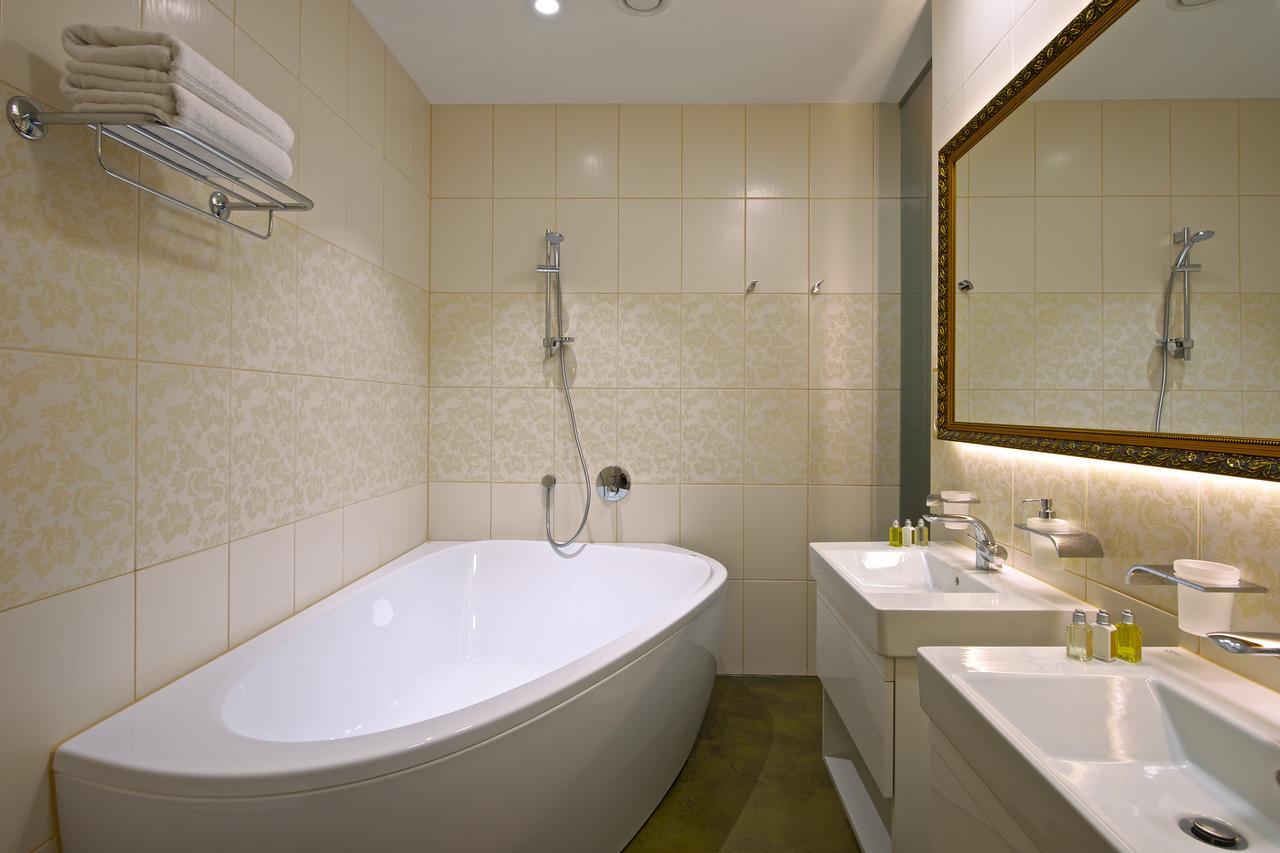 Zamek Ratmerice - Hotel & Resort מראה חיצוני תמונה