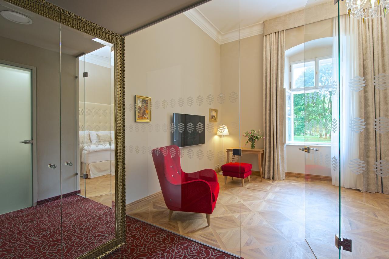 Zamek Ratmerice - Hotel & Resort מראה חיצוני תמונה